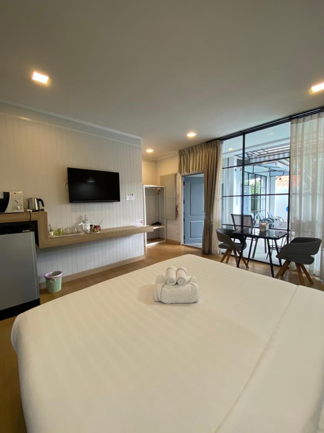 La Riva Boutique Hotel Kamphaeng Phet Dış mekan fotoğraf
