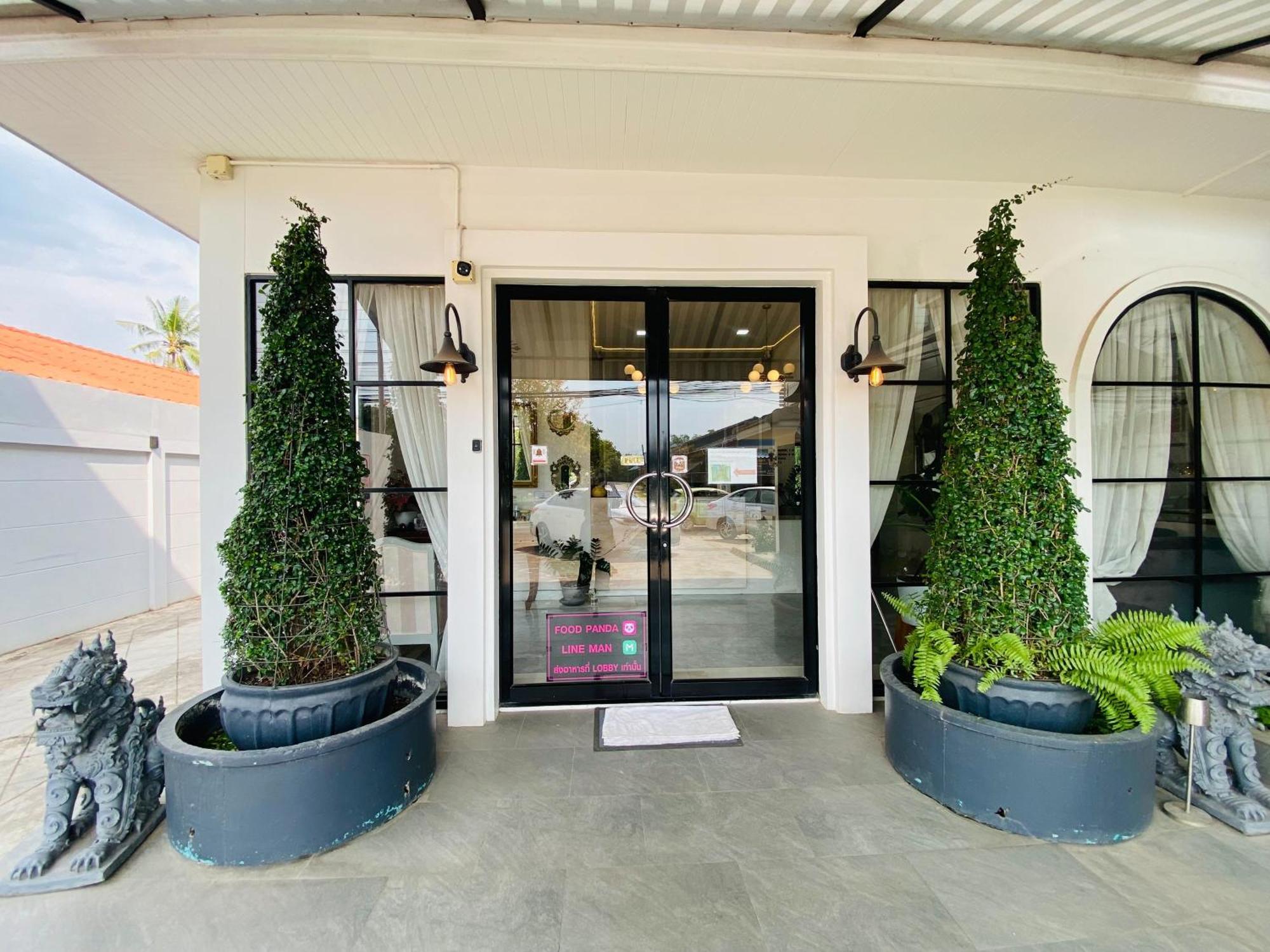 La Riva Boutique Hotel Kamphaeng Phet Dış mekan fotoğraf