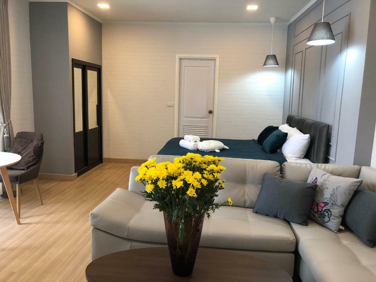 La Riva Boutique Hotel Kamphaeng Phet Dış mekan fotoğraf